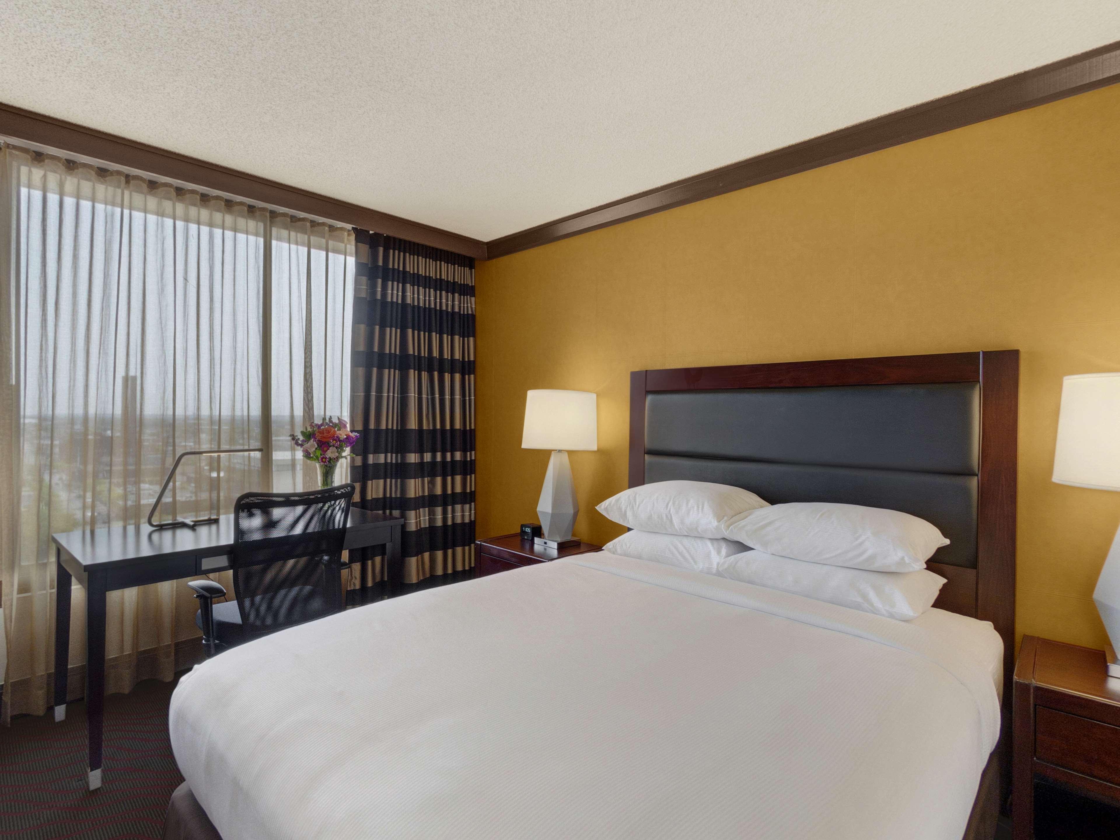 Doubletree By Hilton Hotel Cleveland Downtown - Lakeside Exterior foto