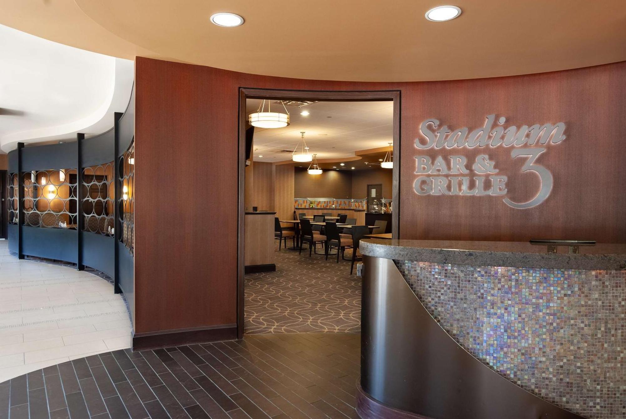 Doubletree By Hilton Hotel Cleveland Downtown - Lakeside Exterior foto